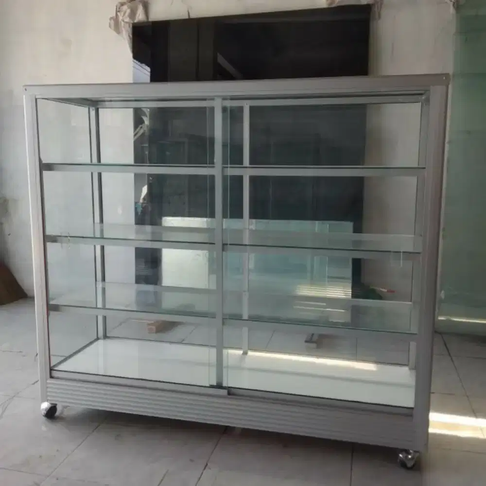 Dijual bekas etalase kaca 1 meter