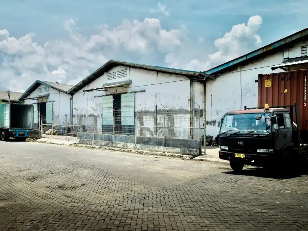 Gudang Siap Pakai Kalianak Strategis dekat Raya Margomulyo