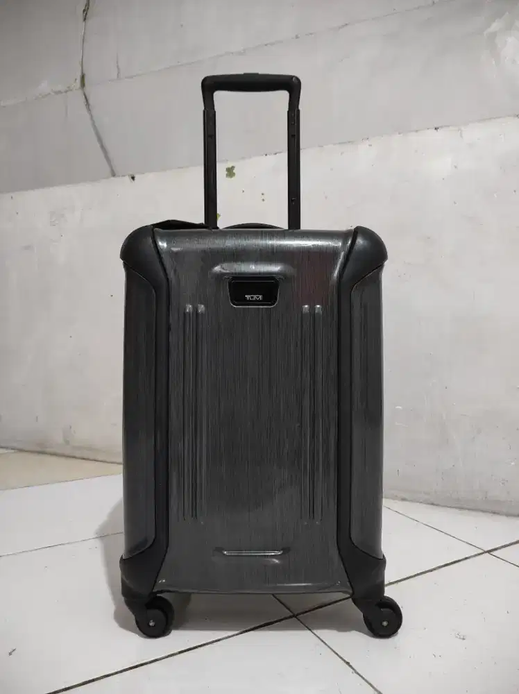 Koper Tumi size cabin