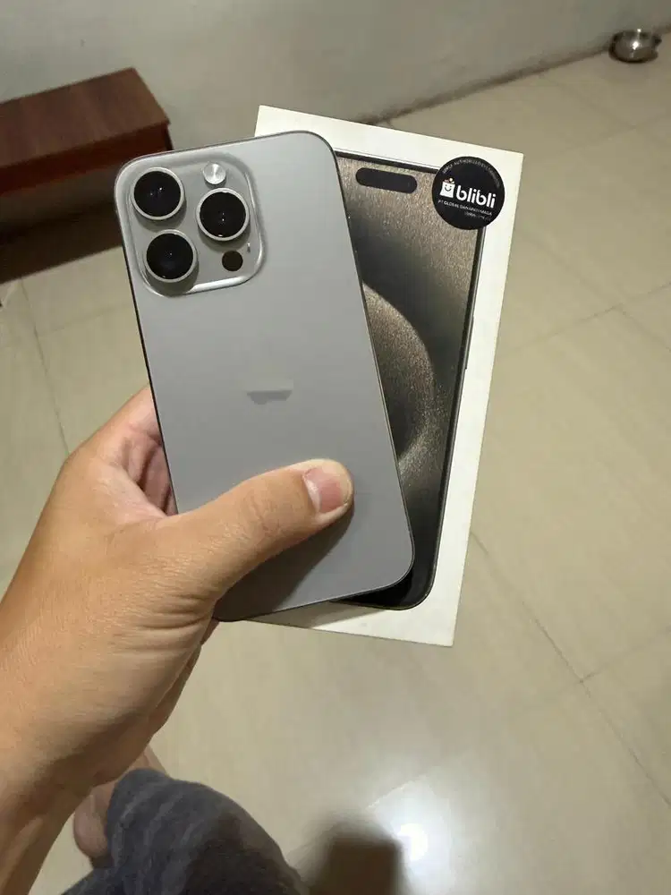 Iphone 15 Pro 256gb natural titanium resmi