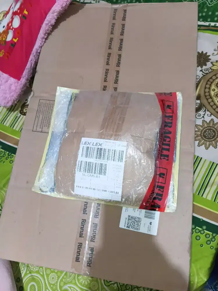 Kompor gas rinnai , magic com sharp dan setrika maspion