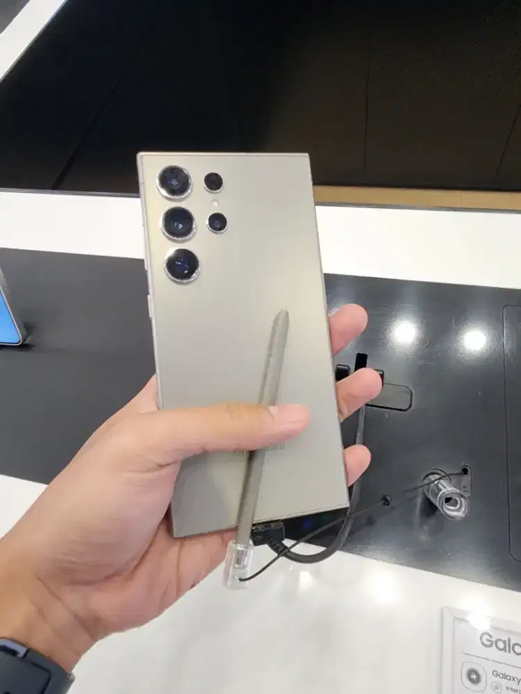 CUCI GUDANG New Samsung S24 ultra free speaker Bluetooth