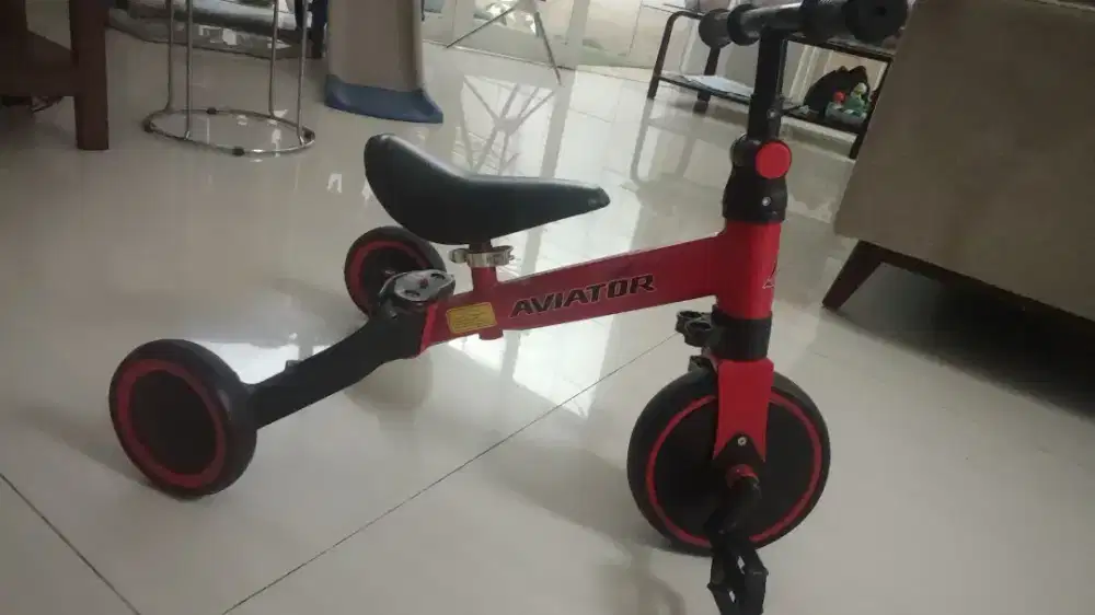 Sepeda roda tiga aviator