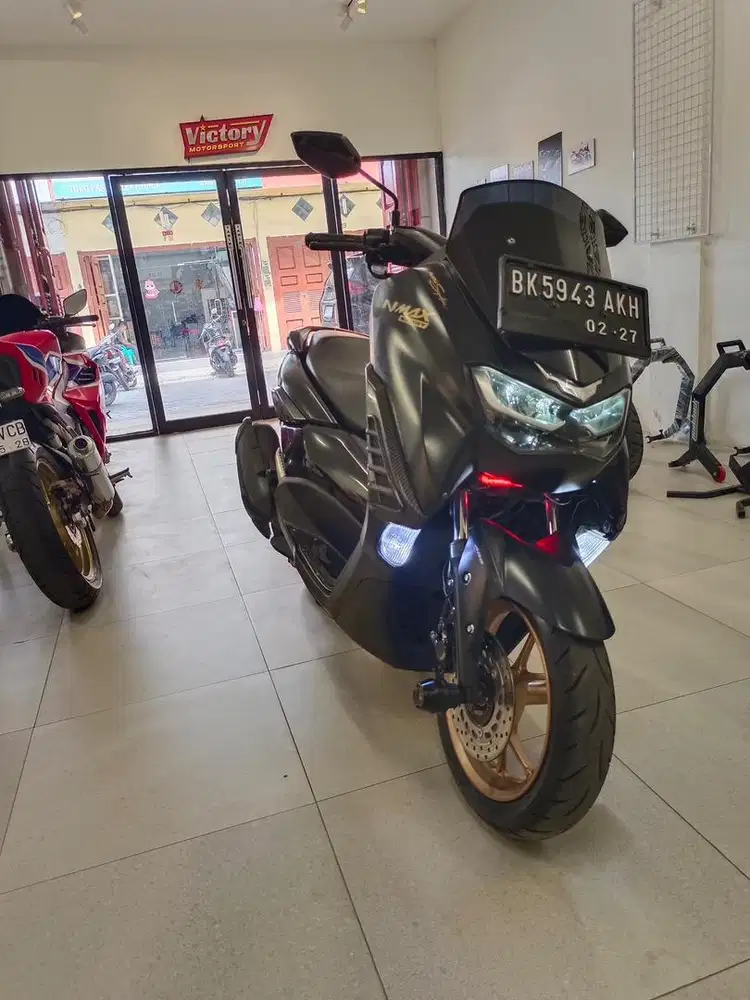 Yamaha Nmax 155 ABS Connected 2022 warna Hitam Dop Nmex CC Matic Black