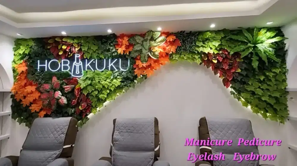 Loker Nail Arts Therapist