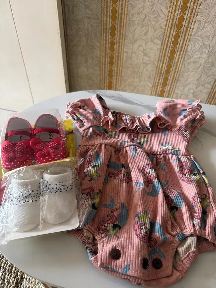 Jumper Bayi,Sepatu & Kaos Kaki