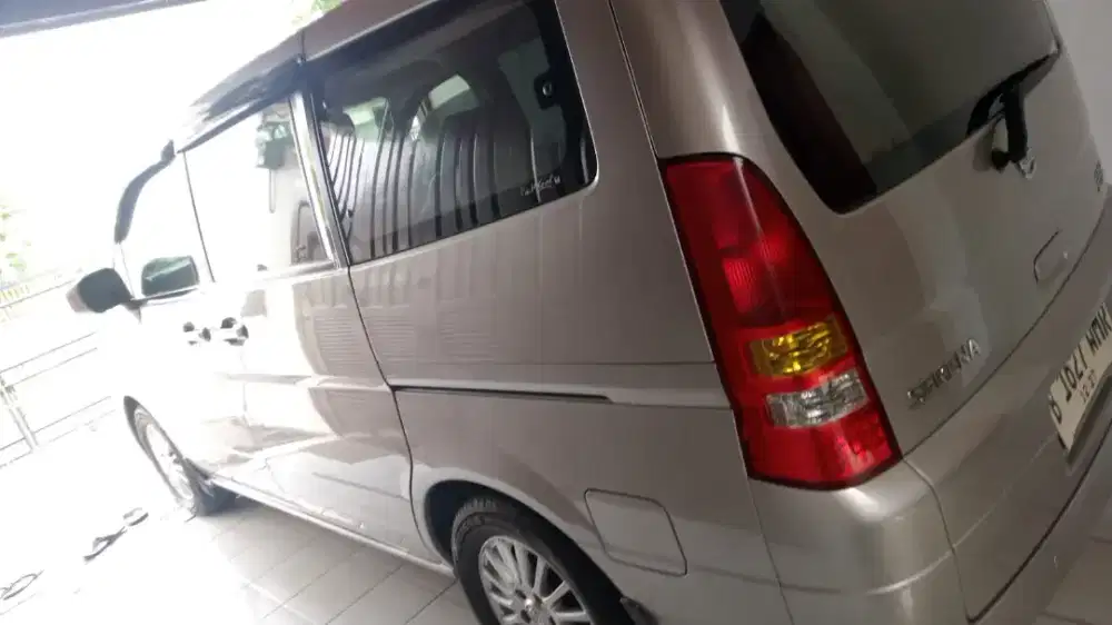 Dijual CEPAT mobil Serena HWS