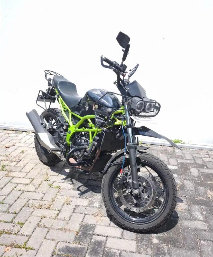 Dijual motor Adventure.