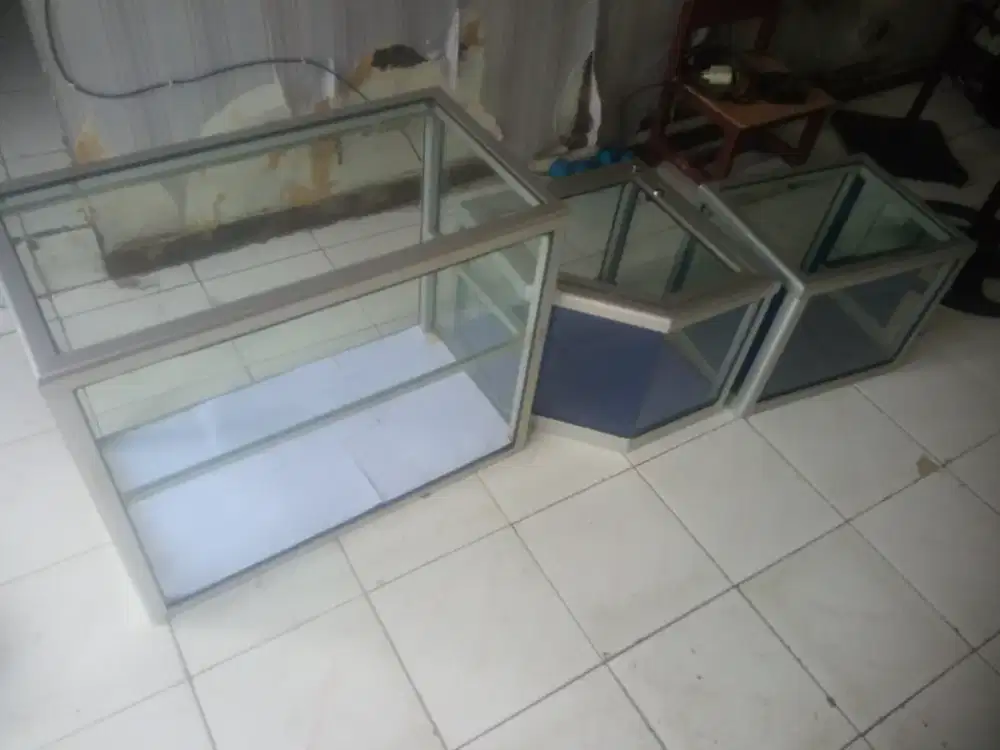3 buah etalase eks warung murah cpt dpt