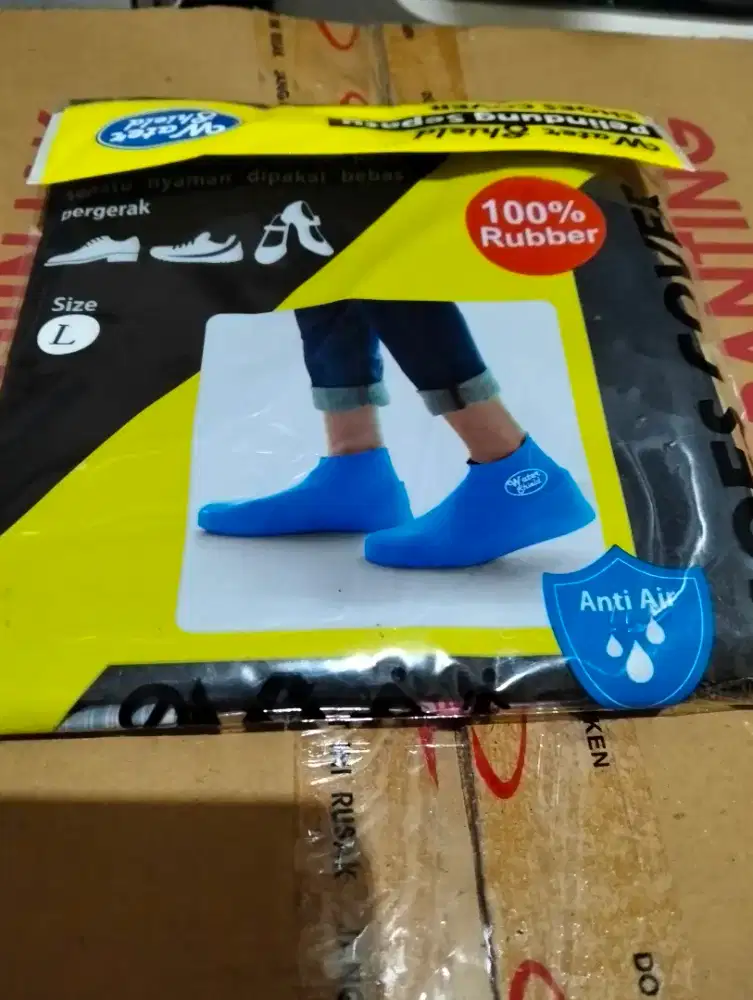 Cover Sepatu Warna Hitam