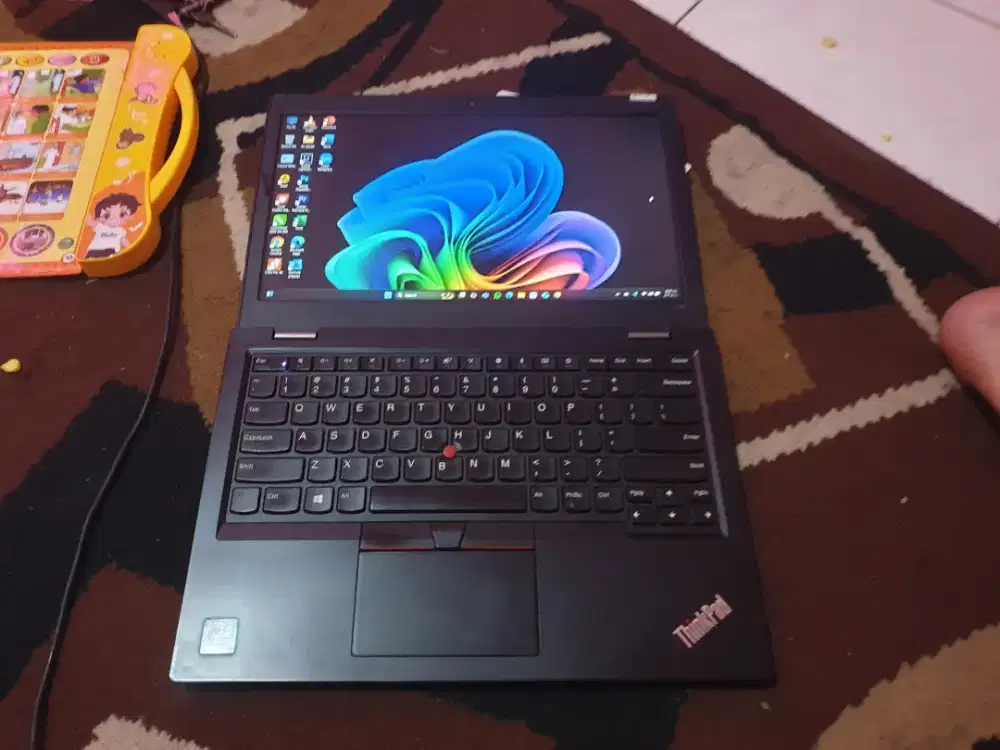 Jual beli laptop bekas atau macbook matitotal atau rusak