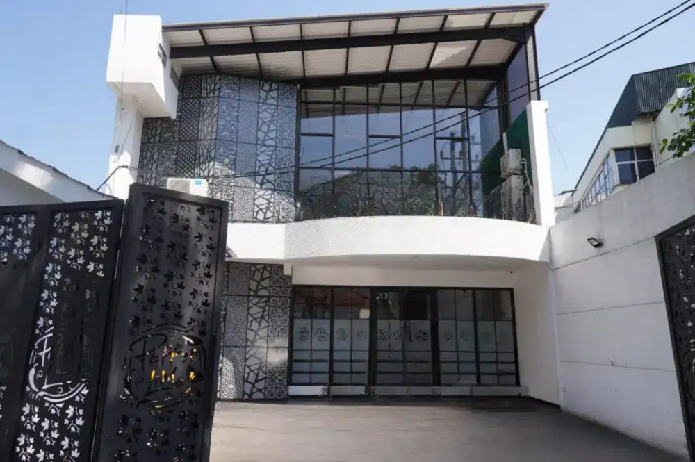 Disewakan Resto di Jl. Pacar
50 meter dari Wijaya Kusuma Surabaya