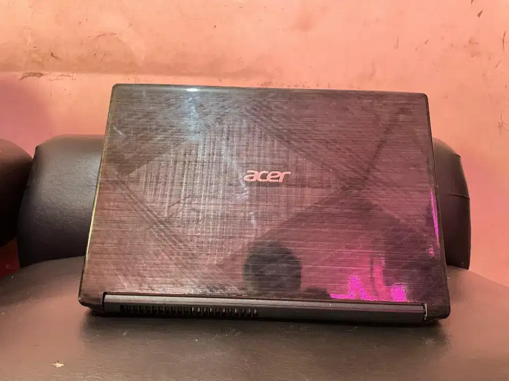 Jual beli laptop bekas atau macbook matitotal atau rusak