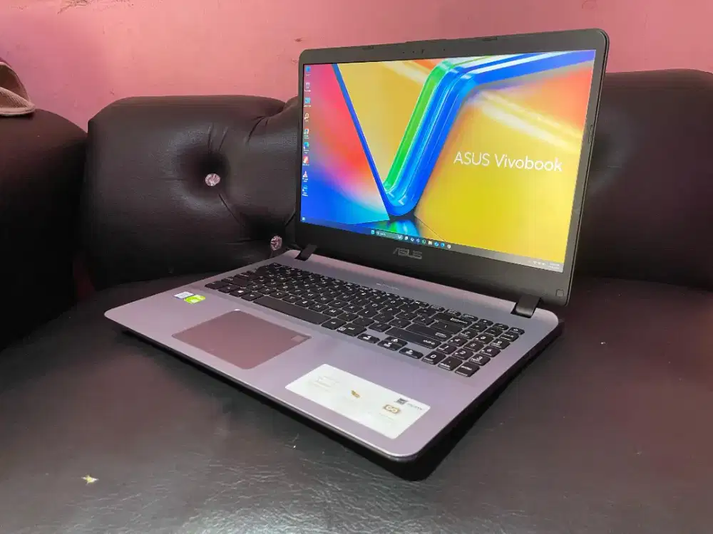 Jual beli laptop bekas atau macbook matitotal atau rusak