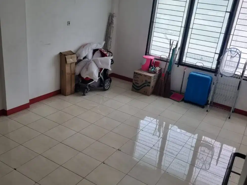 Dijual dan di sewa  Ruko 3 lantai  Aralia  Harapan Indah Bekasi