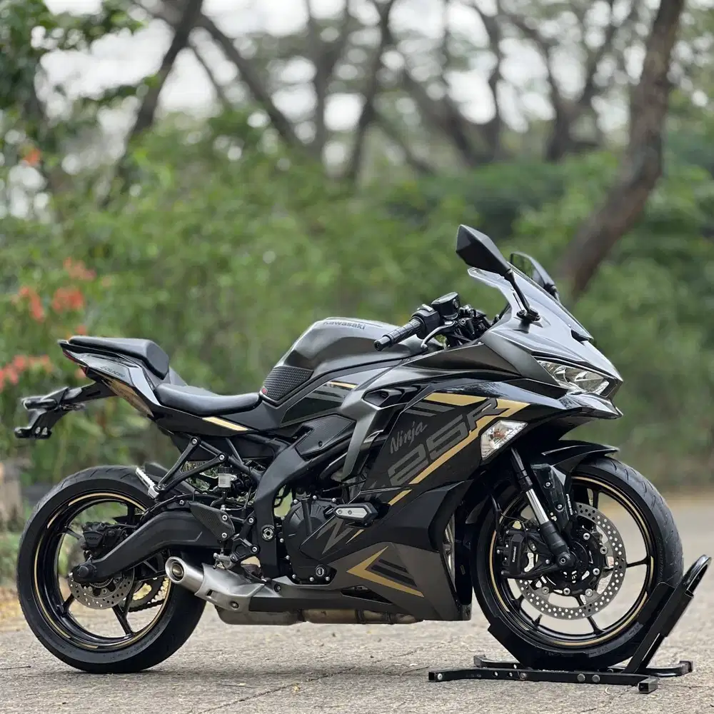 KAWASAKI ZX25R ABS GREY 2022 KM RENDAH PAJAK PANJANG FULL MULUS
