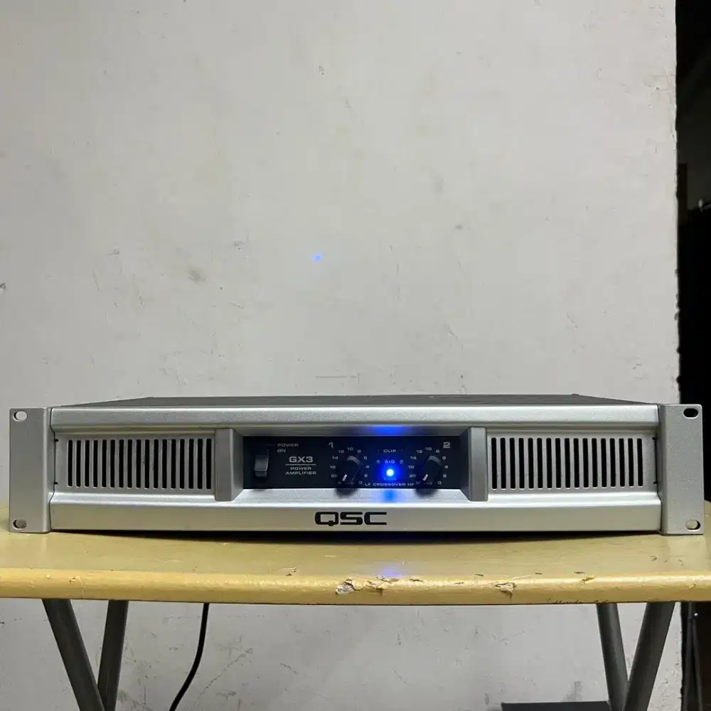 QSC GX3 Power Amplifier Audio 300W