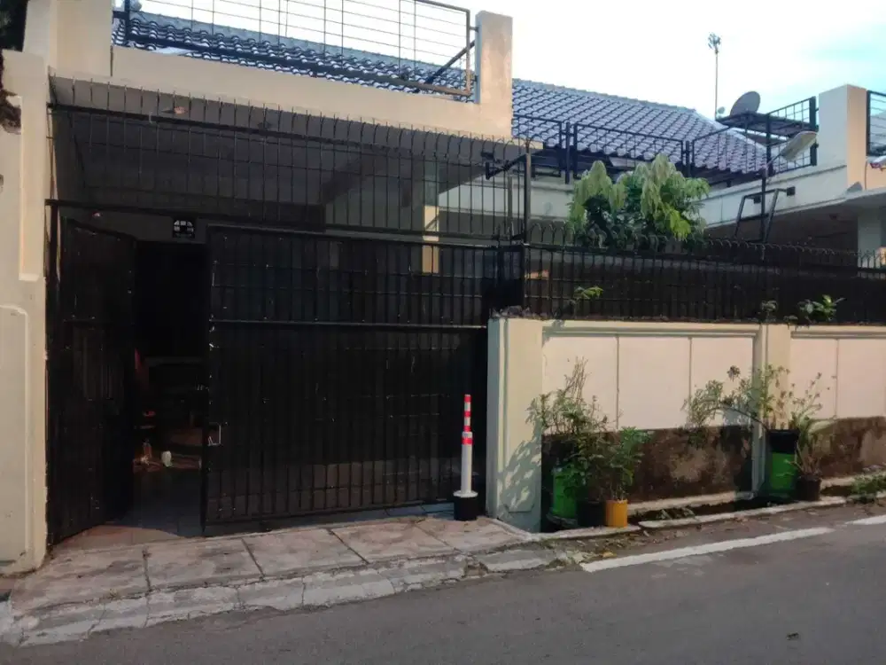 Jual Rumah Dan Usaha Kos Aktif  Di Percetakan Negara, Jakarta pusat