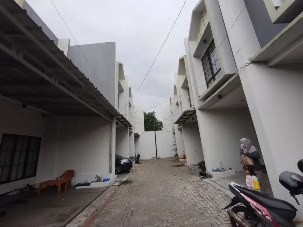 Rumah SIAP HUNI 5 Menit St Depok baru Cagar alam Pitara Pancoran mas