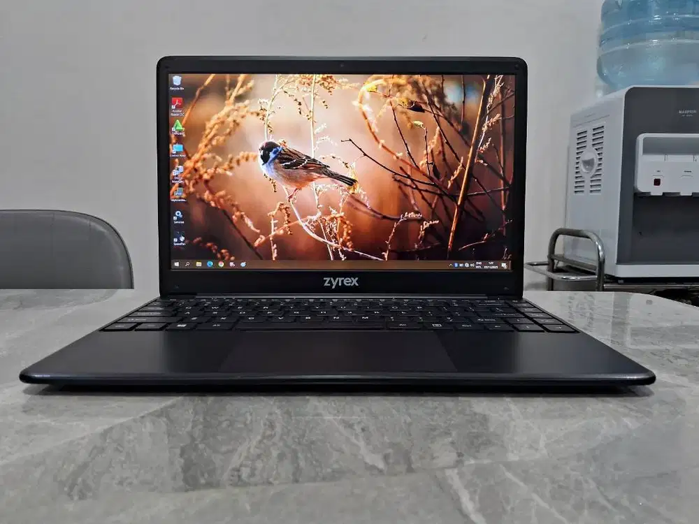 Zyrex Sky SSD +SSD 320GB 4GB Laptop 14in Full HD Win ORI Super Slim