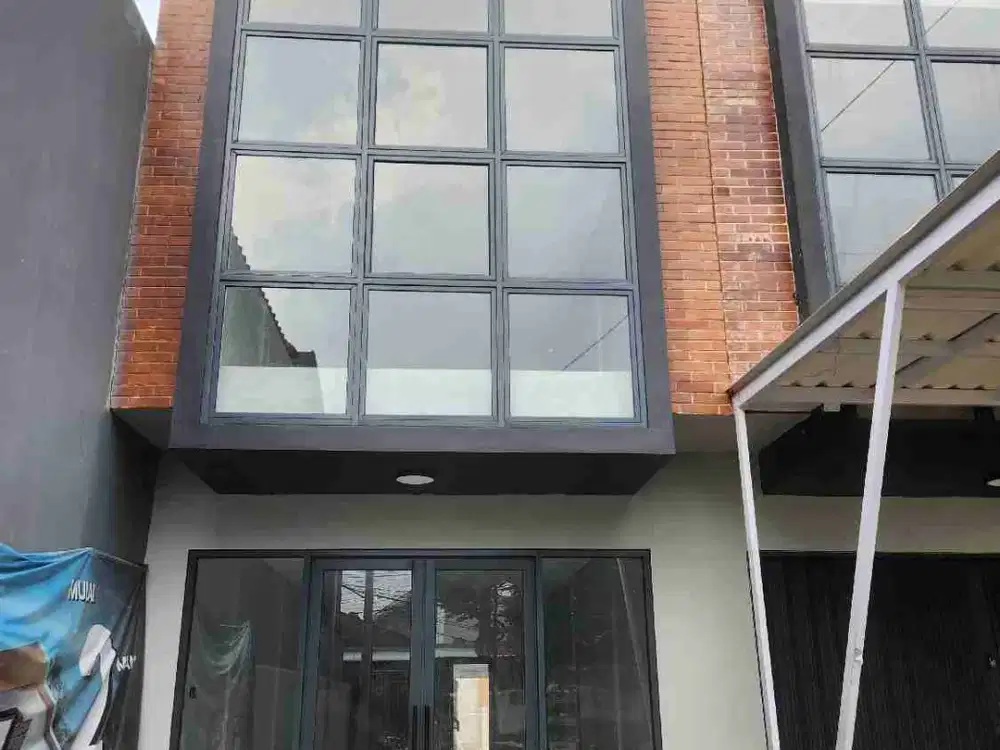 DIJUAL Ruko 2 Lt Premium dan Siap pakai, di Pinggir jalan Raya, Beji, Depok