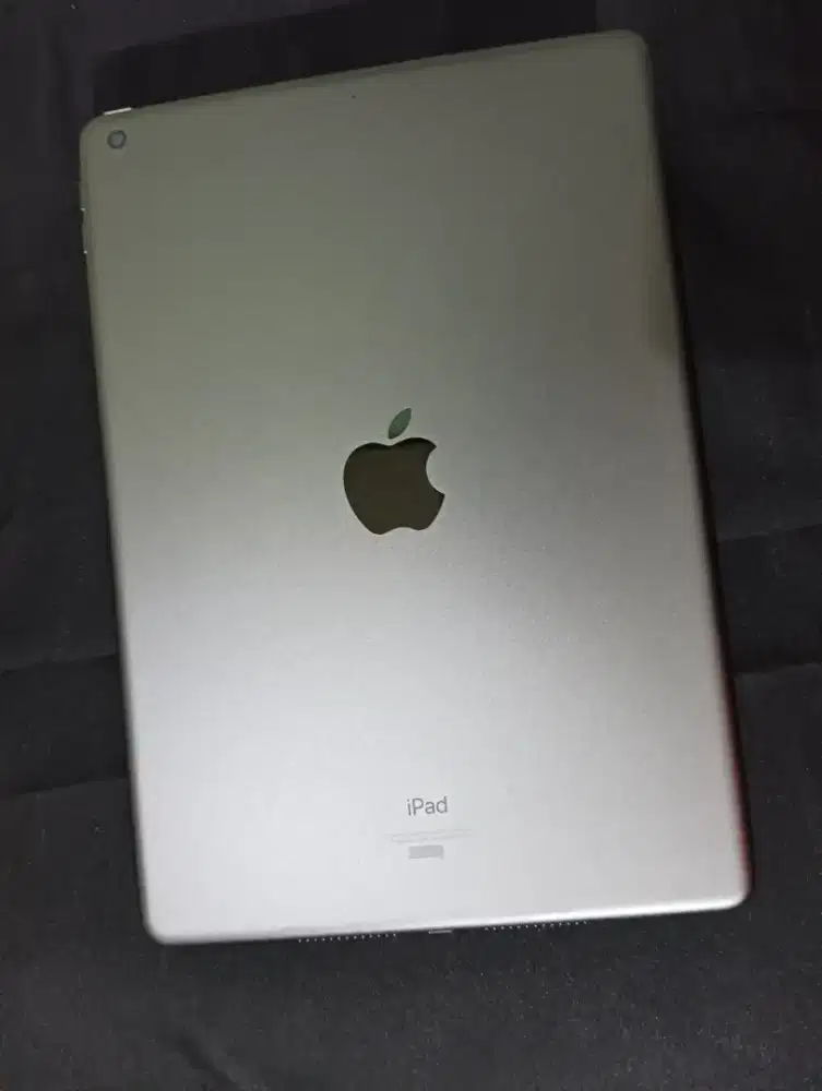 Dijual cepat IPAD 9th WiFi / IPAD Gen 9 WiFi & Kiip Wireless Pencil