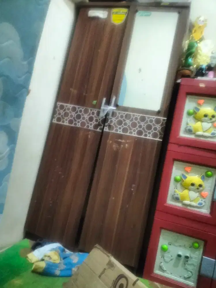 Lemari second (langsung angkut)