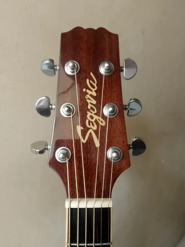 Gitar akustik segovia D07 GN