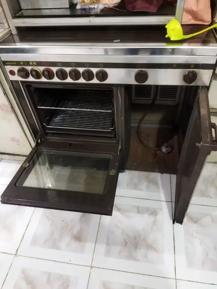 Kompor oven ariston 5 tungku
