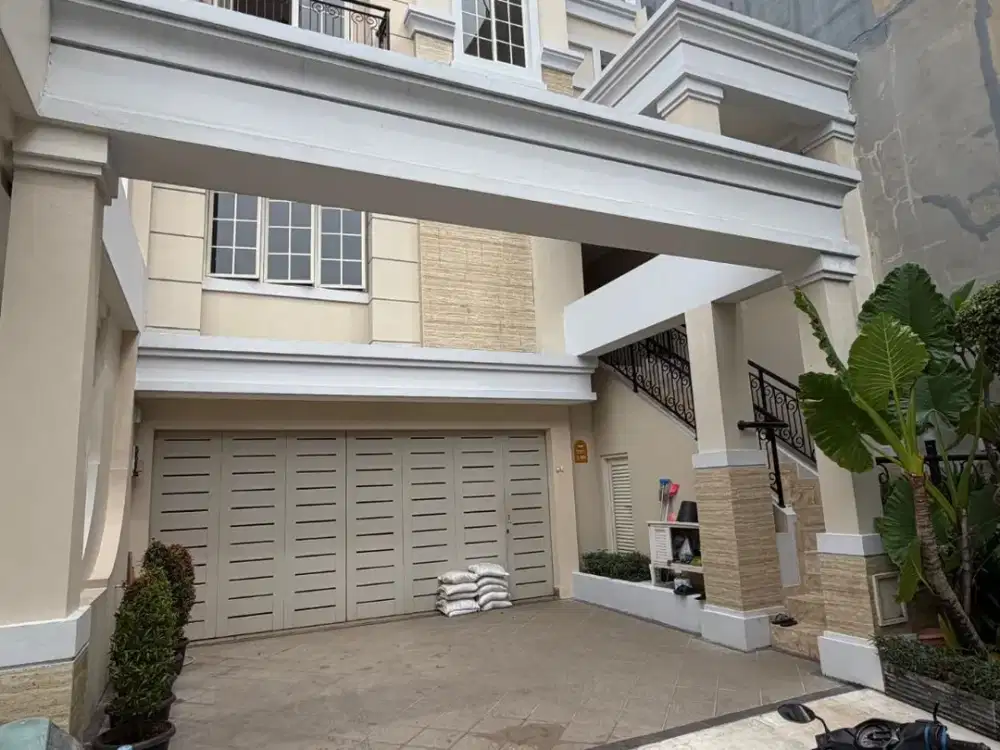 Rumah Opulence 8x18m 3 lantai, Luas Bangunan 380m2