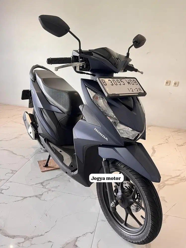 (B) honda beat deluxe tahun 2023