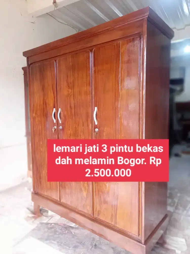 Full papan.dah melamin bekas . Lemari kayu jati 3 pintu