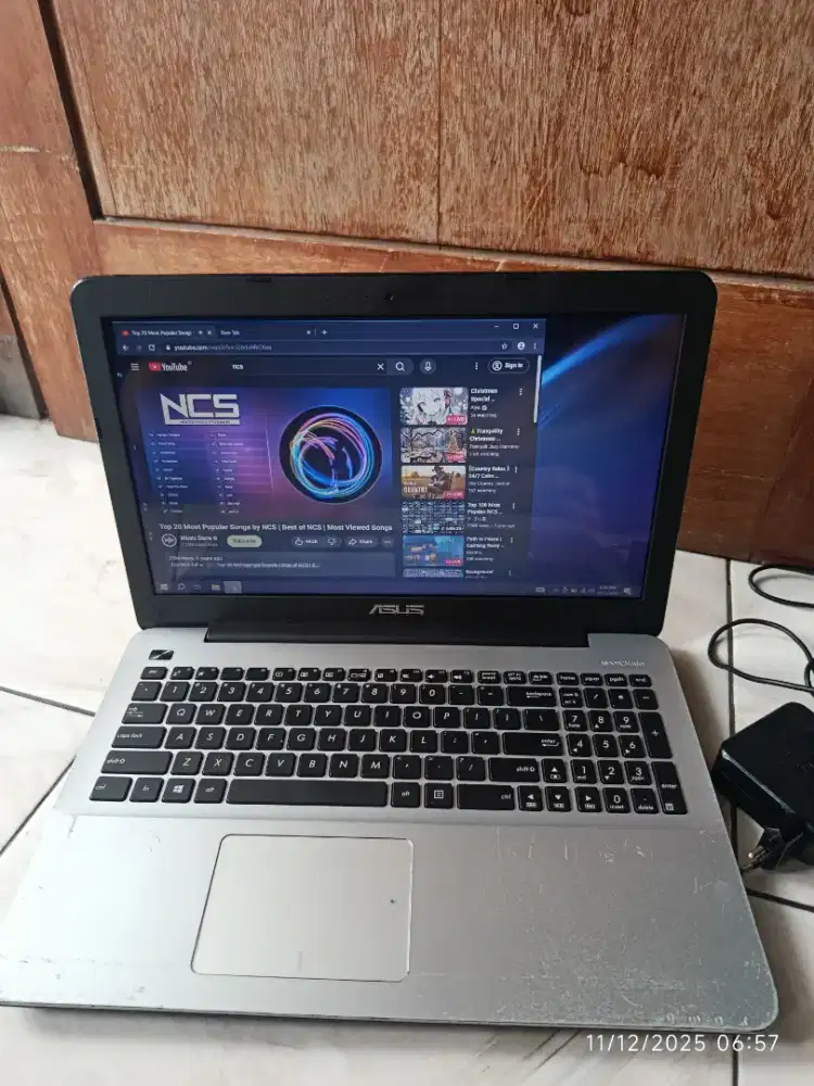 Laptop asus x555b amd a9