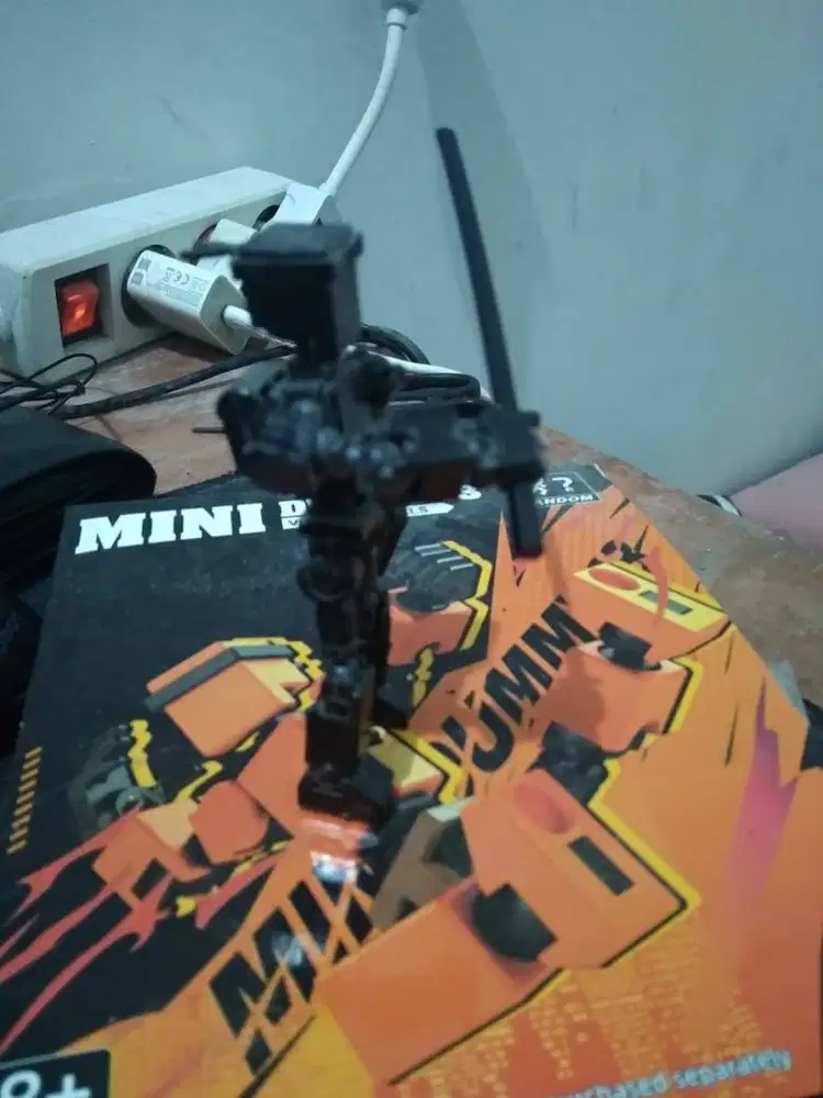 Mainan dummy action figure bekas