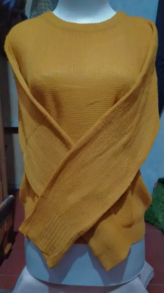 Sweater rajut wanita