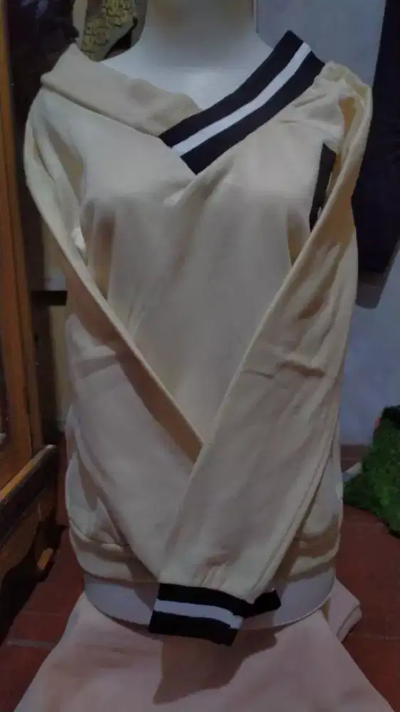 Baju atasan wanita
