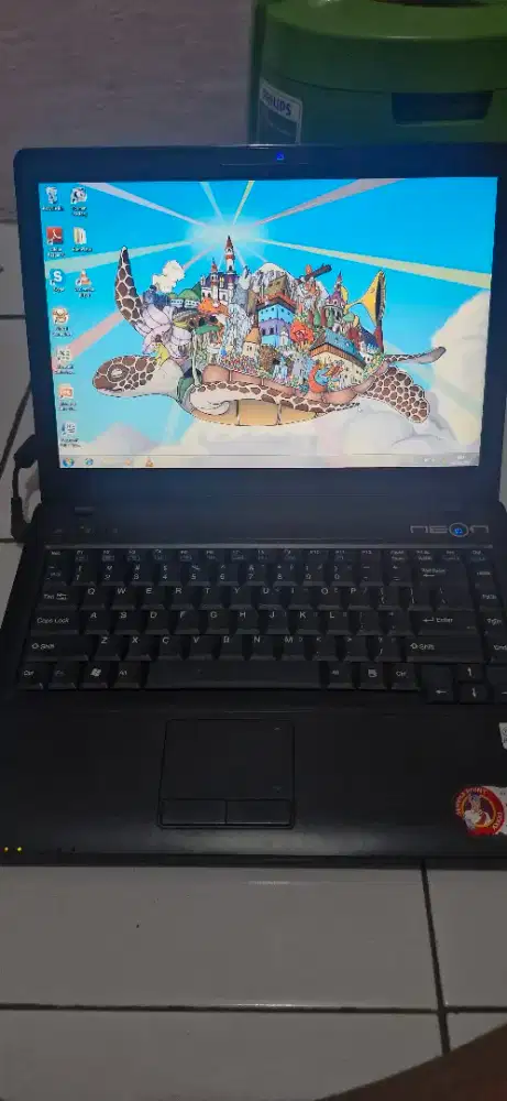 BU jual LAPTOP BEKAS *AXIOO NEON  MNC* 2007