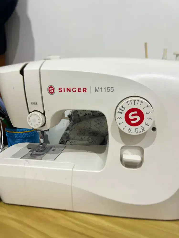 MESIN JAHIT SINGER PORTABLE M1155