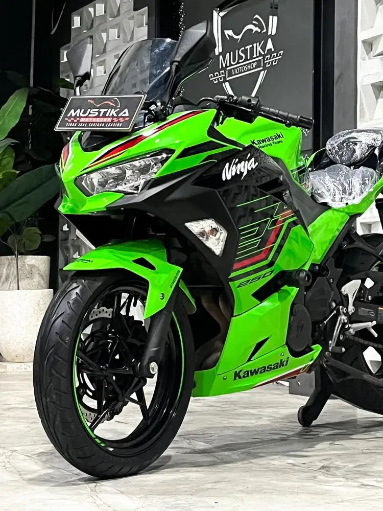 Terbatas!!Kawasaki Ninja 250 Keyless ABS th 2024 - Ayu Mustika