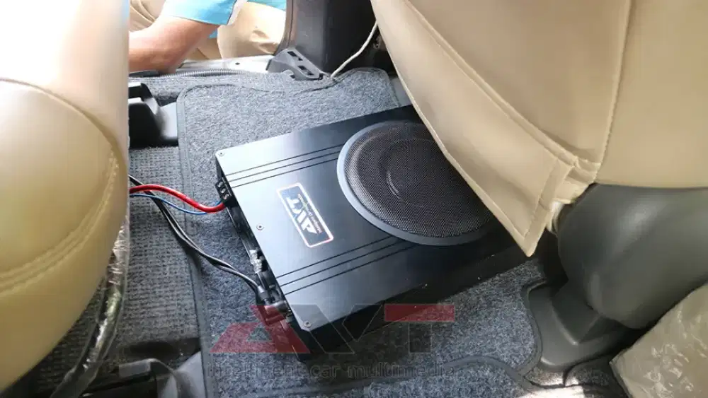 Subwoofer kolong avt