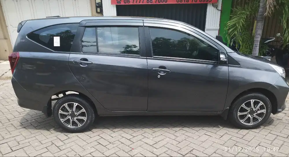 Daihatsu Sigra R AT 1.2 tahun 2020 Abu-abu