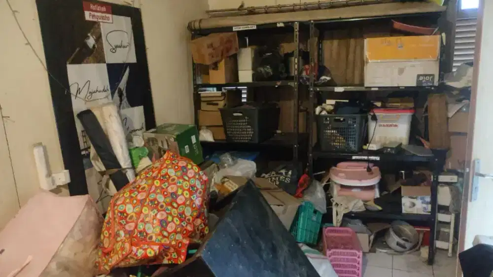 Rak besi besar tinggi 2 m