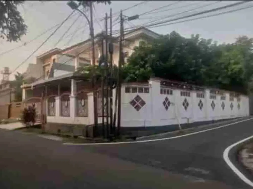 rumah besar siap huni di pondok kelapa Jakarta Timur