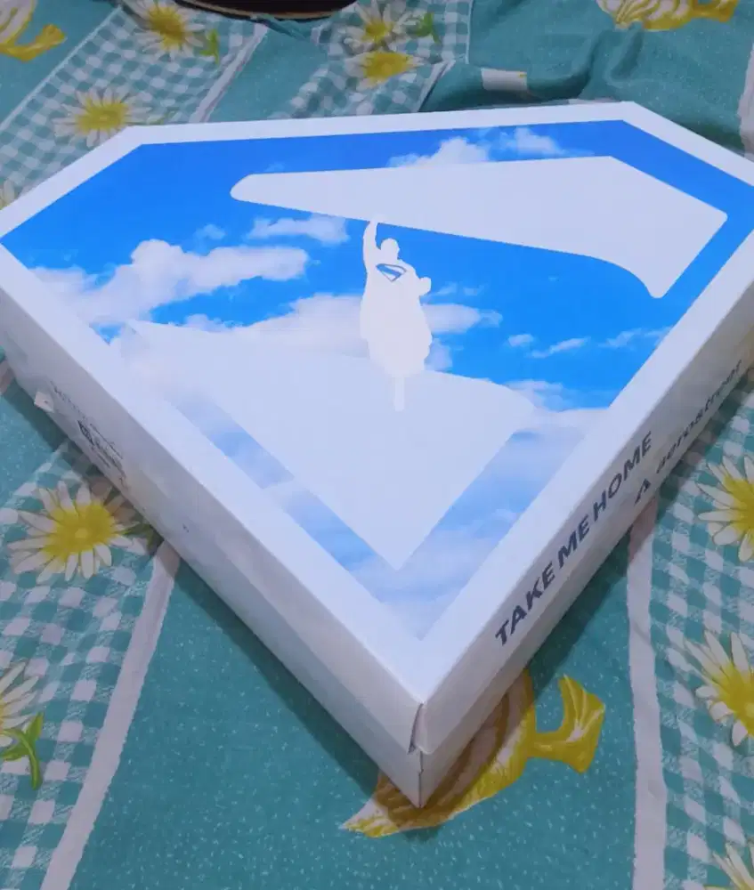 Sepatu Aerostreet x Superman