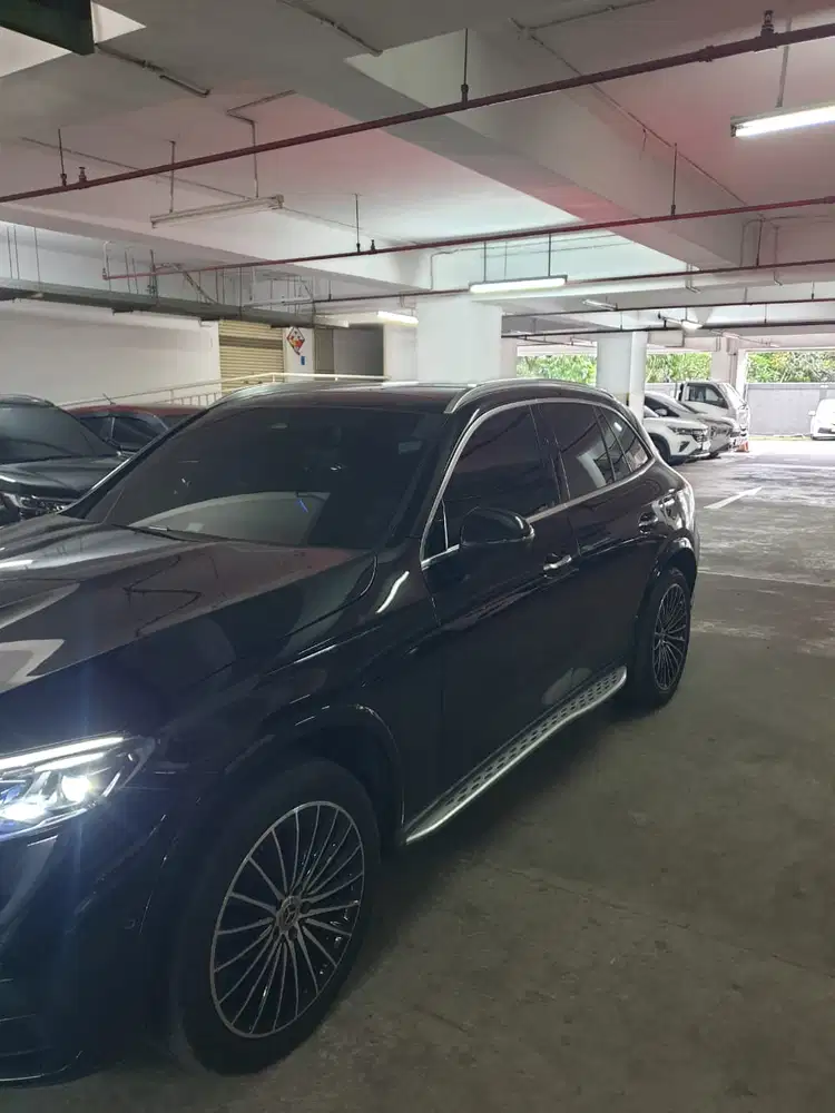 Mercedes-Benz GLC300 2023 Bensin