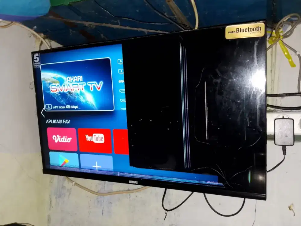 TV LED Akari Smart Youtub Bluetooth mines pecah