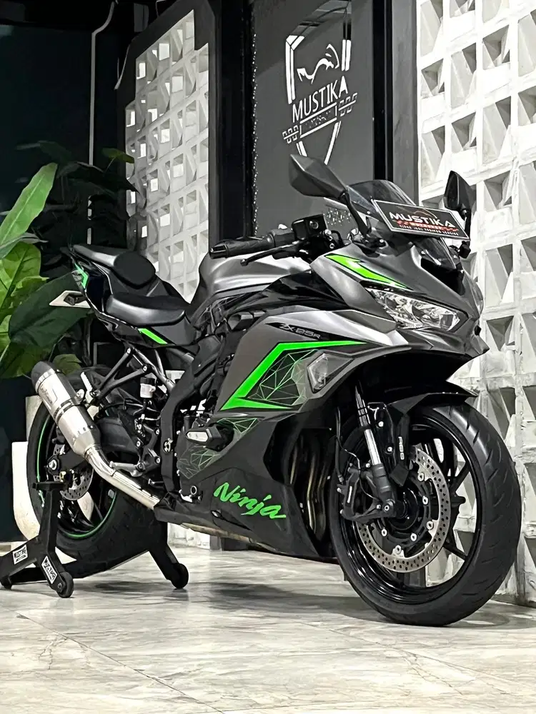 Stok Terbatas!!Kawasaki ZX25R ABS th 2023 - Ayu Mustika