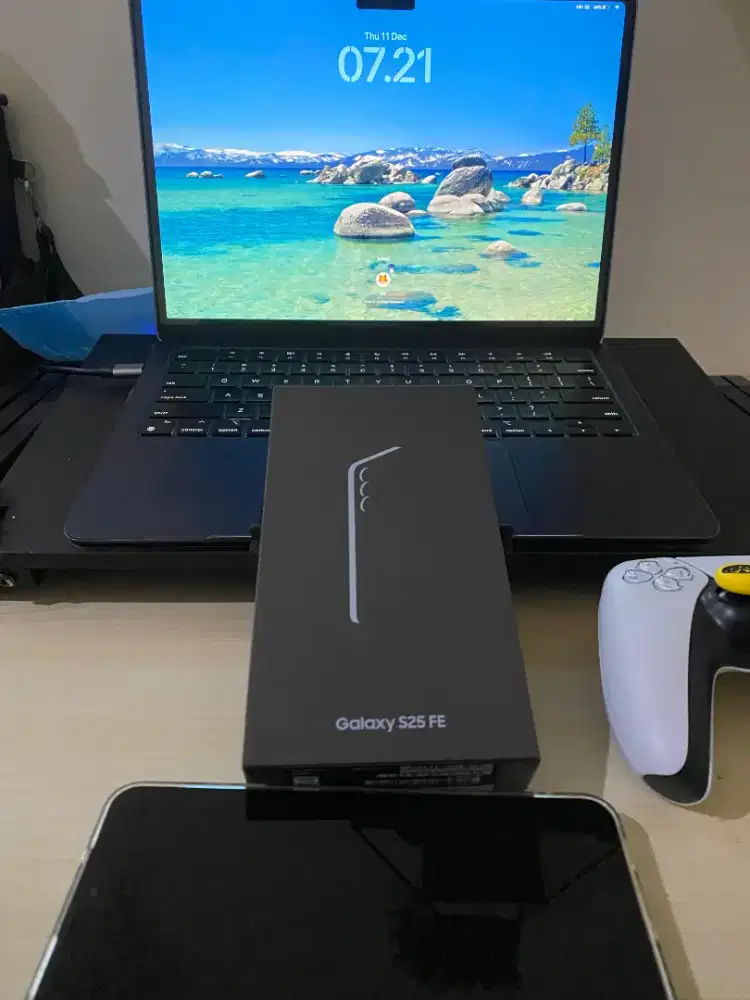 Samsung S25 FE icy blue like new