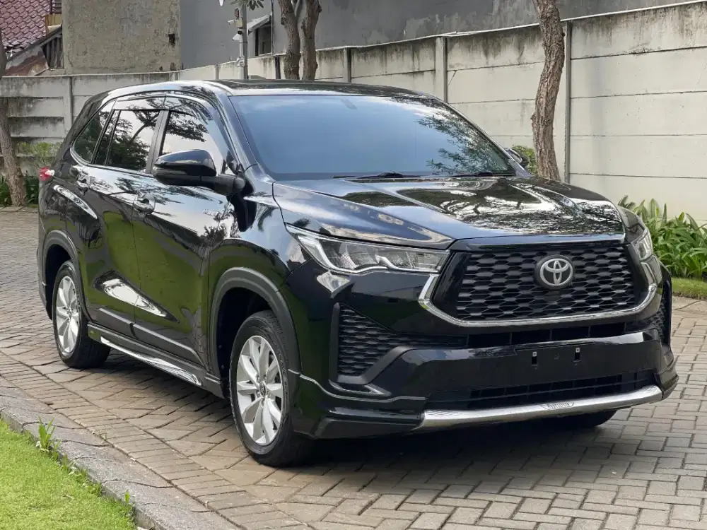 Innova zenix V hybrid modelista