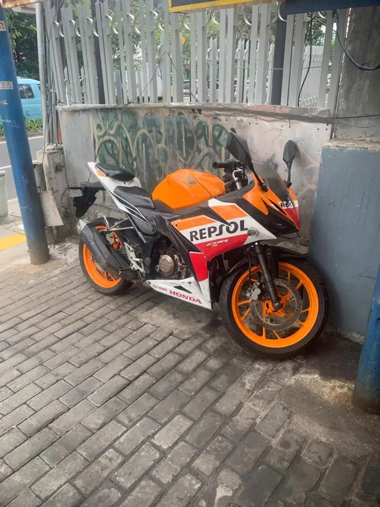 Jual cepat Honda CBR 150r 2018